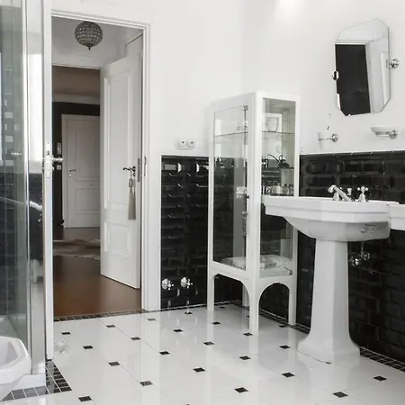 Luxury With Stunning Views